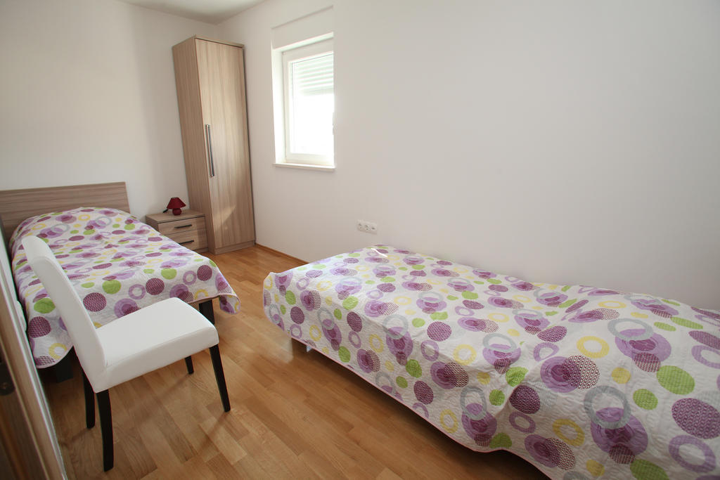Villa Iris Apartments Сегет-Враниця Екстер'єр фото